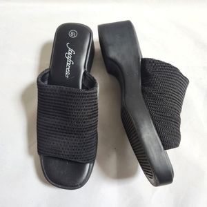 Fanfares Black Wide Strap Sandals